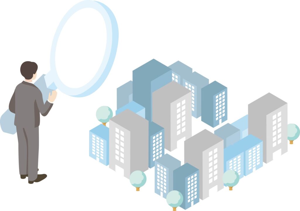 虫眼鏡でホテルのビル群をを眺めるスーツ姿の男性イラスト